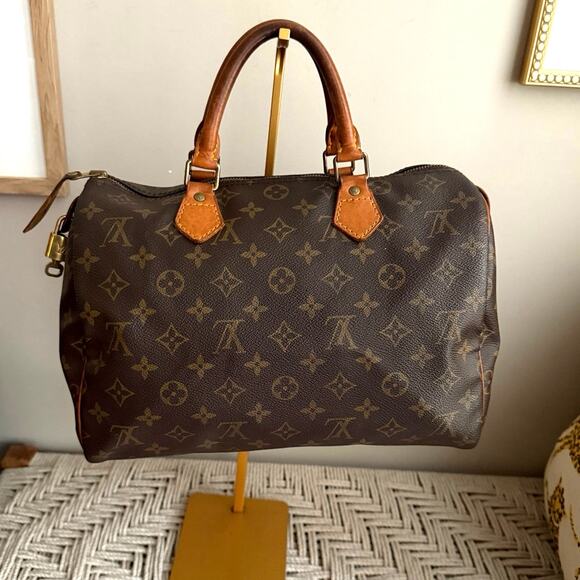 Louis Vuitton Vintage Speedy 30 in Traditional Monogram - Picture 1 of 10